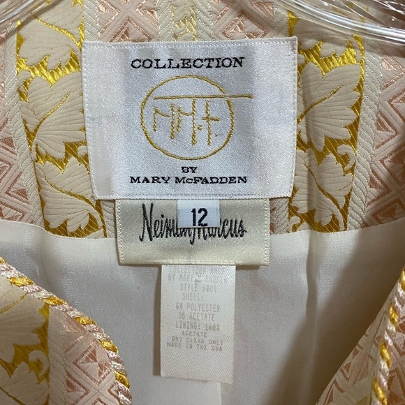 Vintage Neiman Marcus collection by Mary McFadden Blazer - Picture 4 of 9